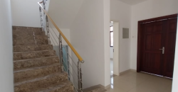Moradia V5 no condomínio Austin – Camama