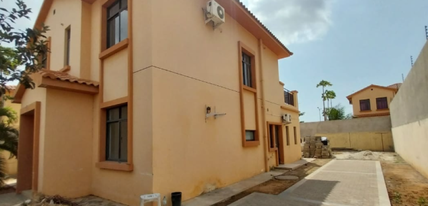 Moradia V5 no condomínio Austin – Camama