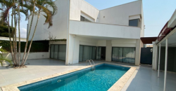 Moradia V3 duplex localizada no condomínio Dalm Residencial Talatona Arrendamento