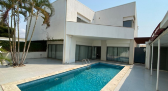 Moradia V3 duplex localizada no condomínio Dalm Residencial Talatona Arrendamento