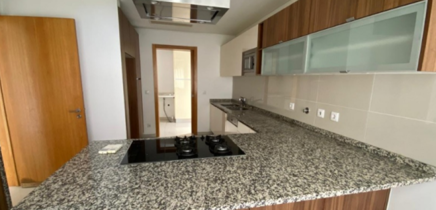 Moradia V3 duplex localizada no condomínio Dalm Residencial Talatona Arrendamento