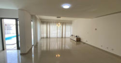 Moradia V3 duplex localizada no condomínio Dalm Residencial Talatona Arrendamento