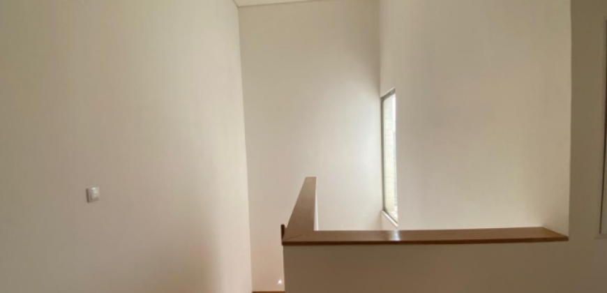 Moradia V3 duplex localizada no condomínio Dalm Residencial Talatona Arrendamento