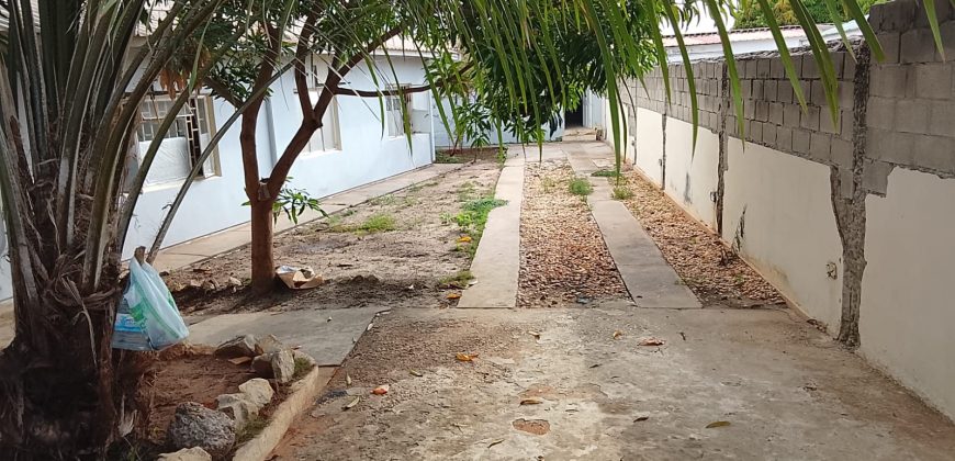 Vivenda T3 + anexo T2 a venda na urbanização Nova Vida