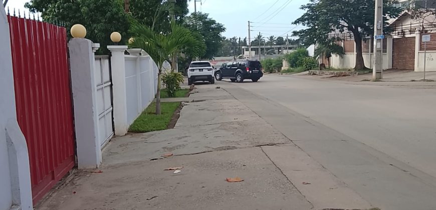 Vivenda T3 + anexo T2 a venda na urbanização Nova Vida