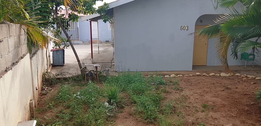 Vivenda T3 + anexo T2 a venda na urbanização Nova Vida