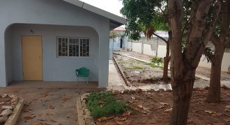 Vivenda T3 + anexo T2 a venda na urbanização Nova Vida