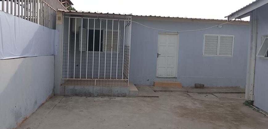 Vivenda T3 + anexo T2 a venda na urbanização Nova Vida