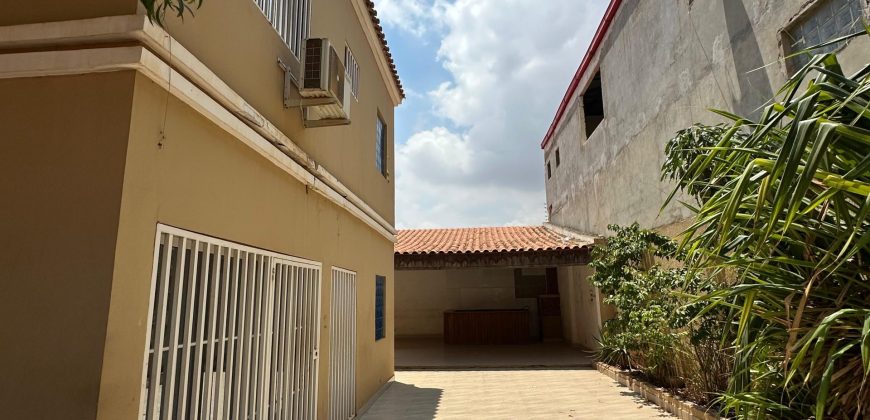 VIVENDA VENDA NO TALATONA BAIRRO MILITAR DE TIPOLOGIA T4+1 RUA