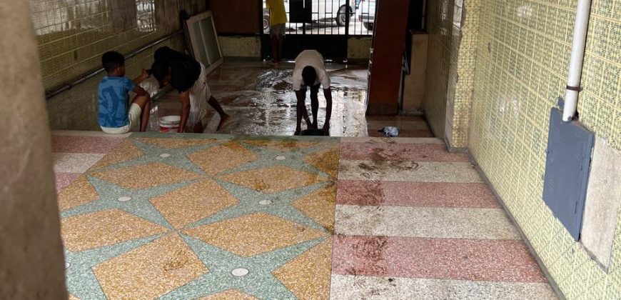 VENDE- SE APARTAMENTO T2 NO RÊS DO CHÃO NA MAIANGA