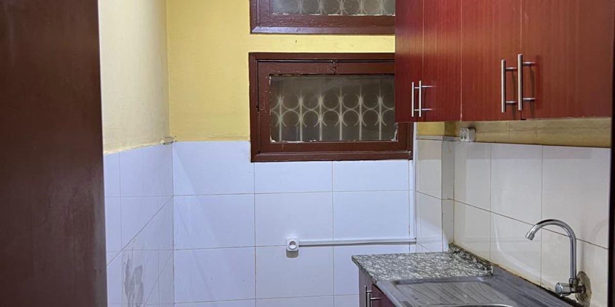 VENDE- SE APARTAMENTO T2 NO RÊS DO CHÃO NA MAIANGA
