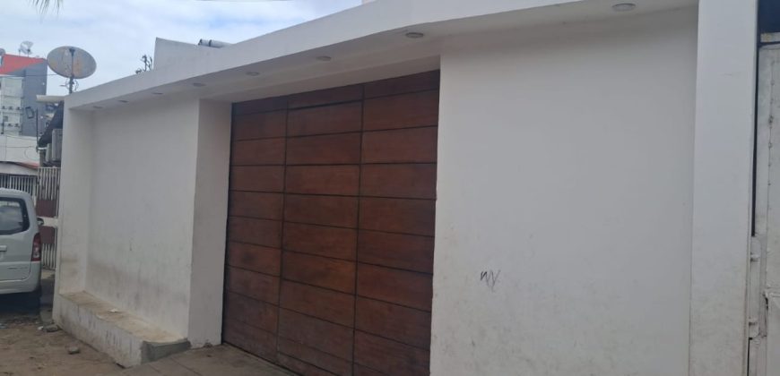 Venda vivenda V4 rua Nicolau Gomes Spencer