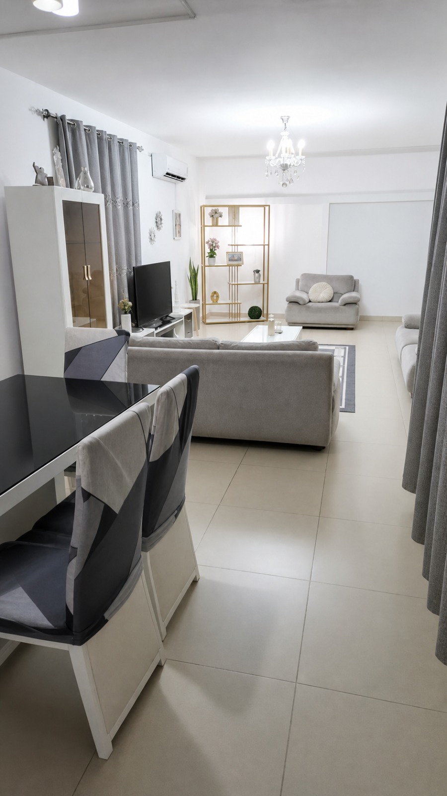 Vivenda T4 Duplex de ponta a venda na Vila Alice